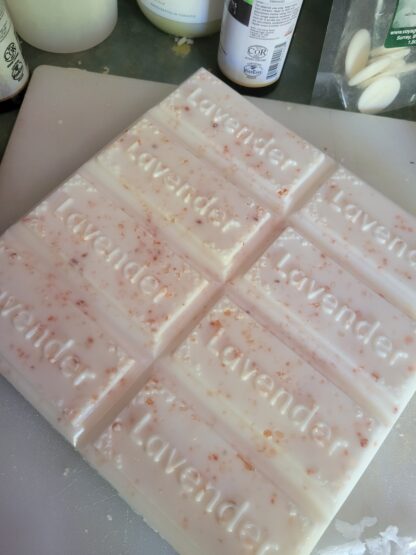 NEW French Lavender & Honey Himalayan Salt Soap 3 Pack - Image 4