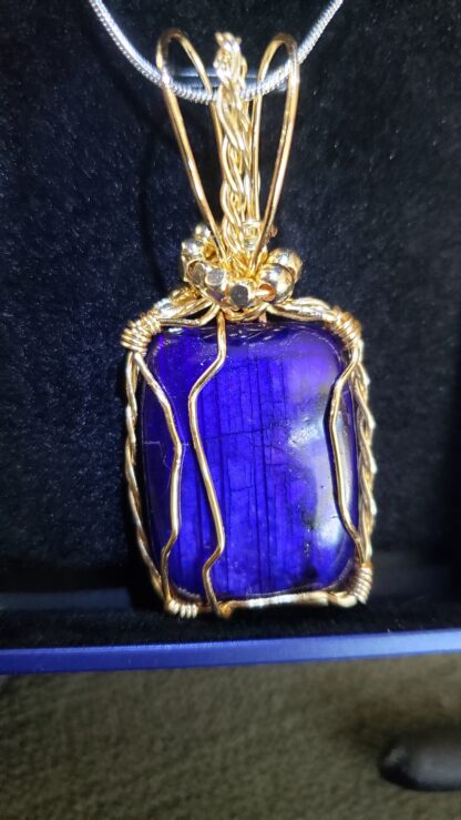 VERES™ 50ct PURPLE Flash Labradorite DYED-Treated Gold Handmade Designer Pendant - Image 4