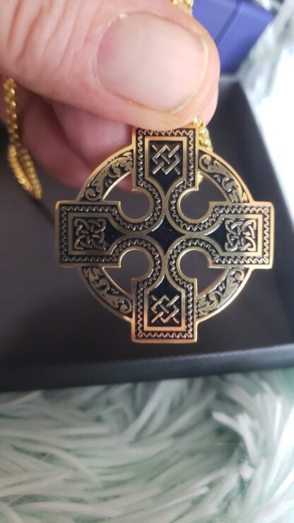 Celtic Cross GOLD Medallion Pendant Steel w Rope Chain - Image 4