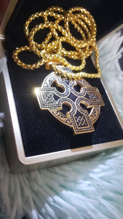 Celtic Cross GOLD Medallion Pendant Steel w Rope Chain - Image 8
