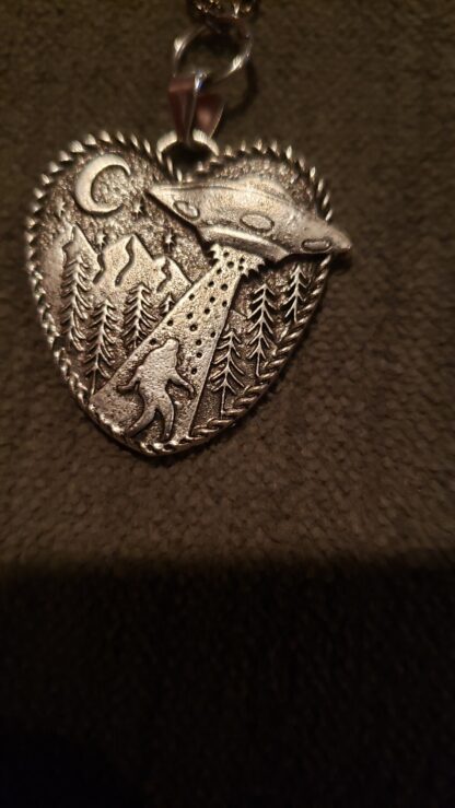UFO+BIGFOOT Charm Pendant - Image 4